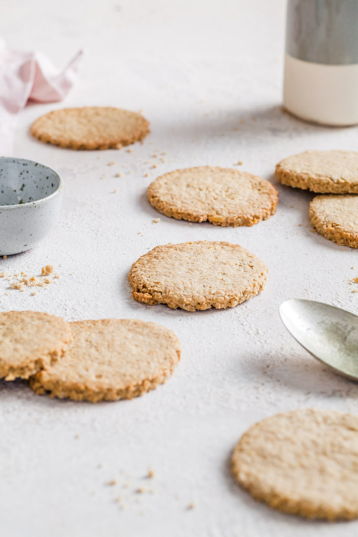 Gluten- Free Oat Cakes With Miso Roast Pumpkin, Hot Smoked Salmon & Pickled Onion {GF, DF Nut & Egg Free Option} | The Whimsical Wife